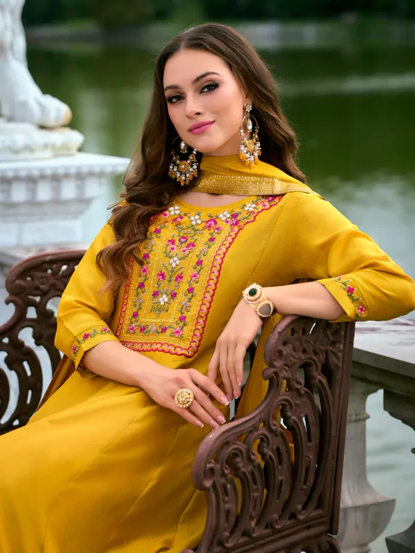 Floral_Embroidered_Silk_V_Neck_Kurta_Trouser_&_Dupatta_Set