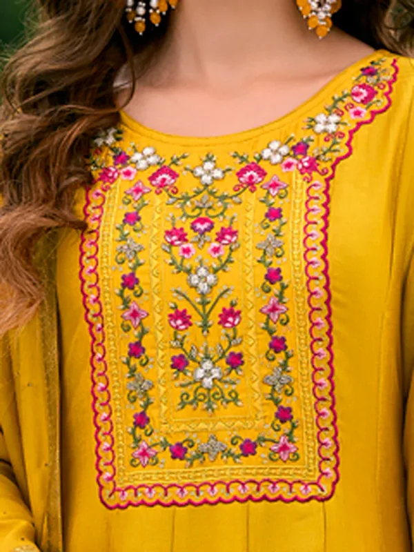 Floral_Embroidered_Silk_V_Neck_Kurta_Trouser_&_Dupatta_Set