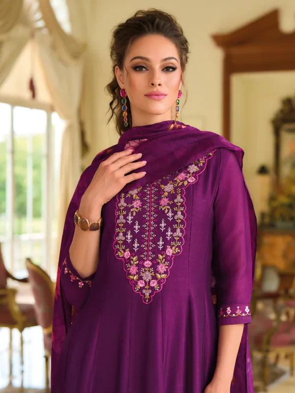 Floral_Embroidered_Silk_Round_Neck_Kurta_Trouser_&_Dupatta_Set
