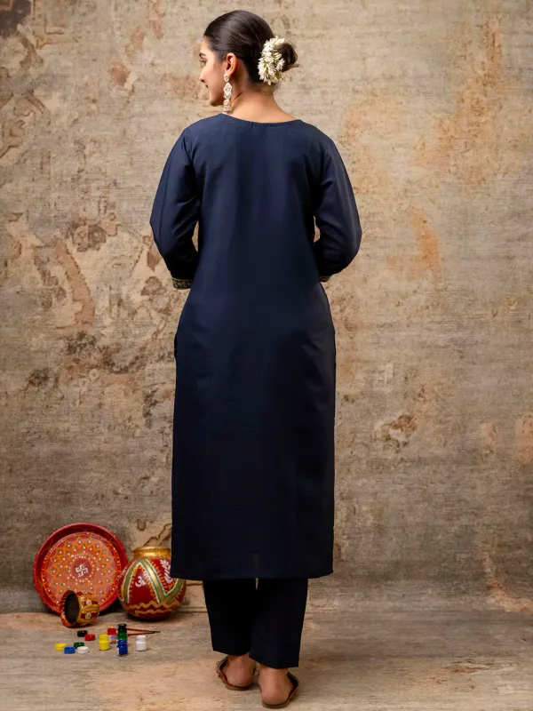 Floral_Embroidered_Silk_Round_Neck_Kurta_Trouser_&_Dupatta_Set