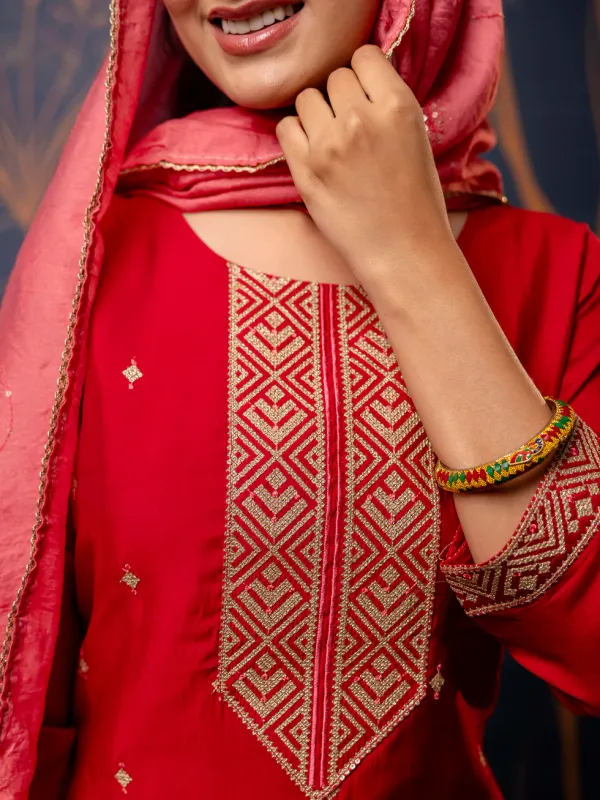 Floral_Embroidered_Silk_Round_Neck_Kurta_Trouser_&_Dupatta_Set
