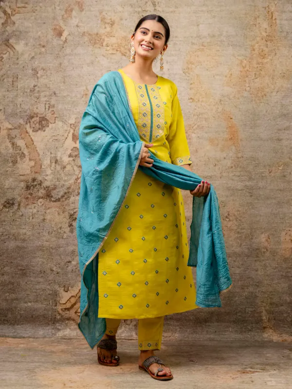 Floral_Embroidered_Silk_Round_Neck_Kurta_Trouser_&_Dupatta_Set