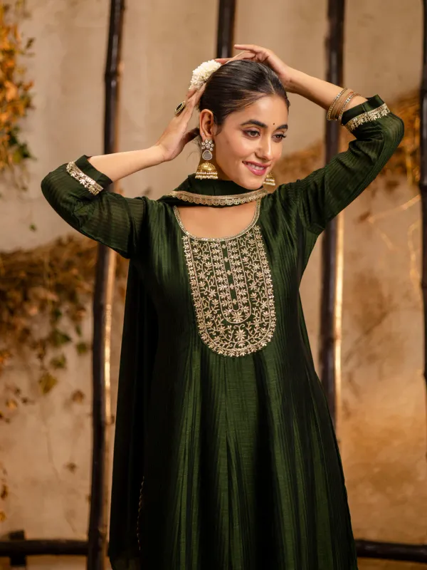Floral_Embroidered_Silk_Round_Neck_Kurta_Trouser_&_Dupatta_Set