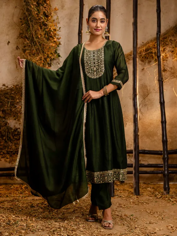 Floral_Embroidered_Silk_Round_Neck_Kurta_Trouser_&_Dupatta_Set