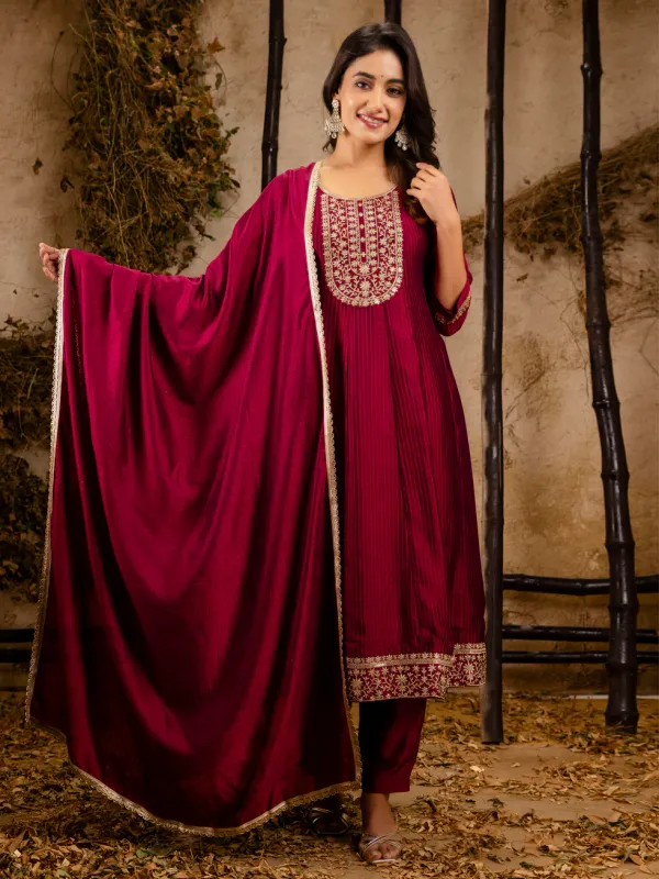 Floral_Embroidered_Silk_Round_Neck_Kurta_Trouser_&_Dupatta_Set