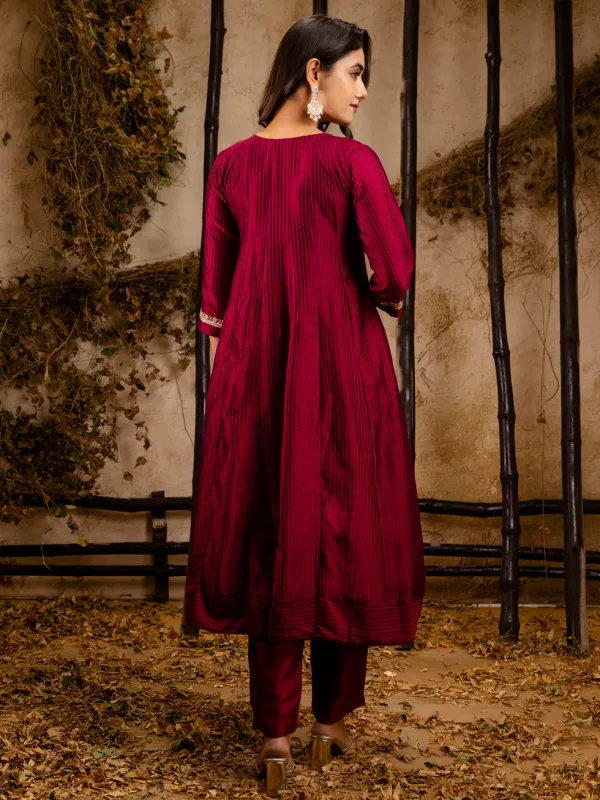 Floral_Embroidered_Silk_Round_Neck_Kurta_Trouser_&_Dupatta_Set