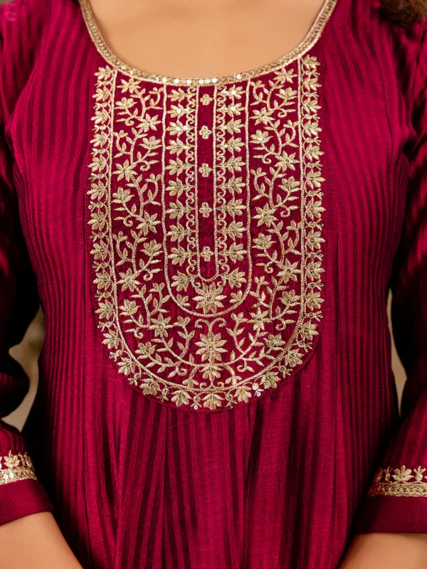 Floral_Embroidered_Silk_Round_Neck_Kurta_Trouser_&_Dupatta_Set