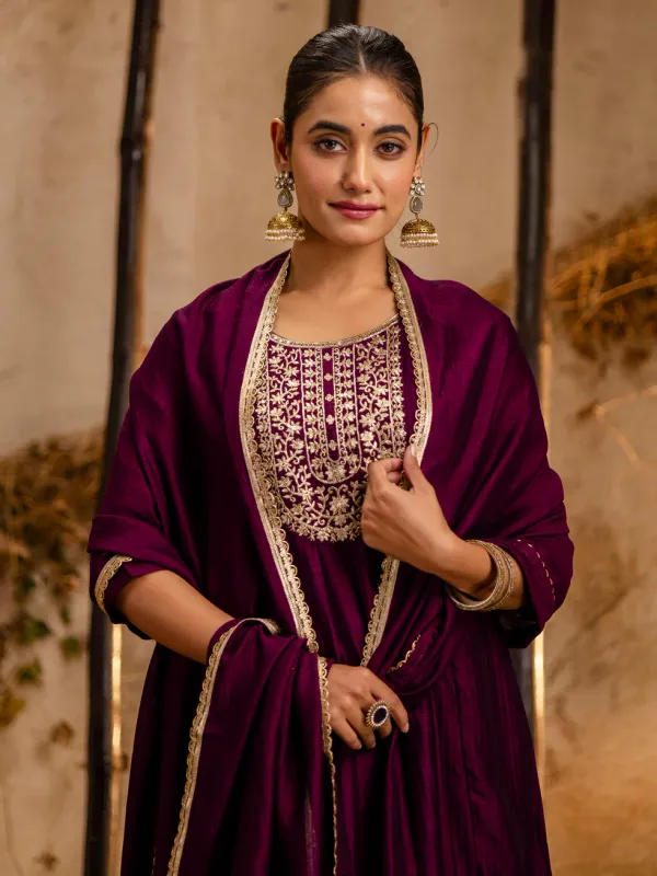 Floral_Embroidered_Silk_Round_Neck_Kurta_Trouser_&_Dupatta_Set
