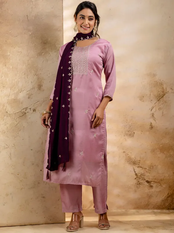 Floral_Embroidered_Silk_Blend_Round_Neck_Kurta_Trouser_&_Dupatta_Set