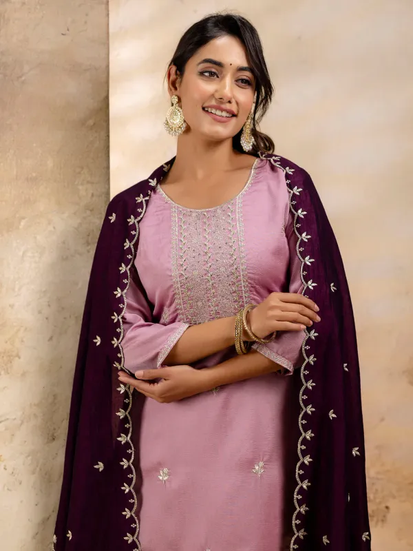 Floral_Embroidered_Silk_Blend_Round_Neck_Kurta_Trouser_&_Dupatta_Set