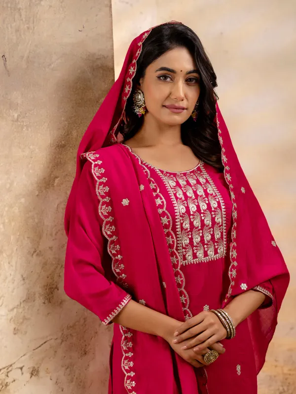 Floral_Embroidered_Silk_Blend_Round_Neck_Kurta_Trouser_&_Dupatta_Set