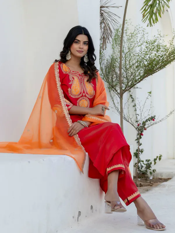 Floral_Embroidered_Pure_Cotton_Round_Neck_Kurta_Trouser_And_Dupatta_Set