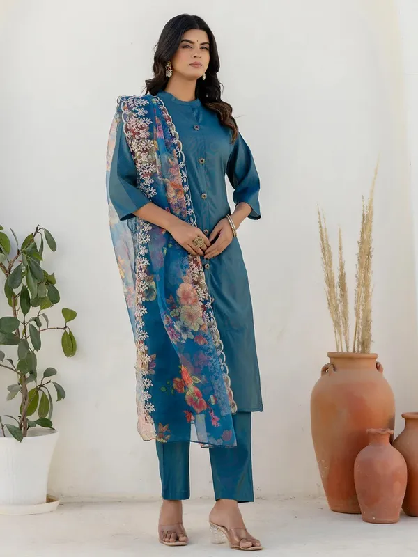 Blue_Shimmer_Silk_Kurta_Set_with_Embroidered_Organza_Dupatta_for_Women