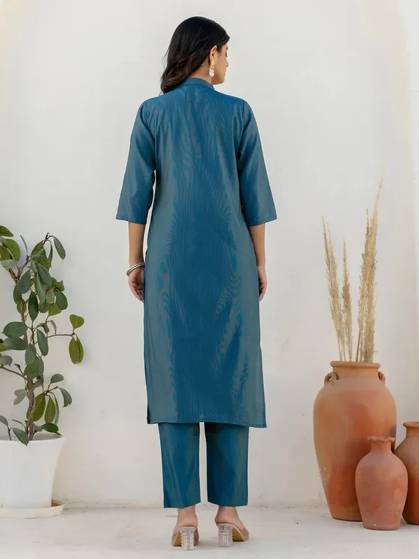 Blue_Shimmer_Silk_Kurta_Set_with_Embroidered_Organza_Dupatta_for_Women