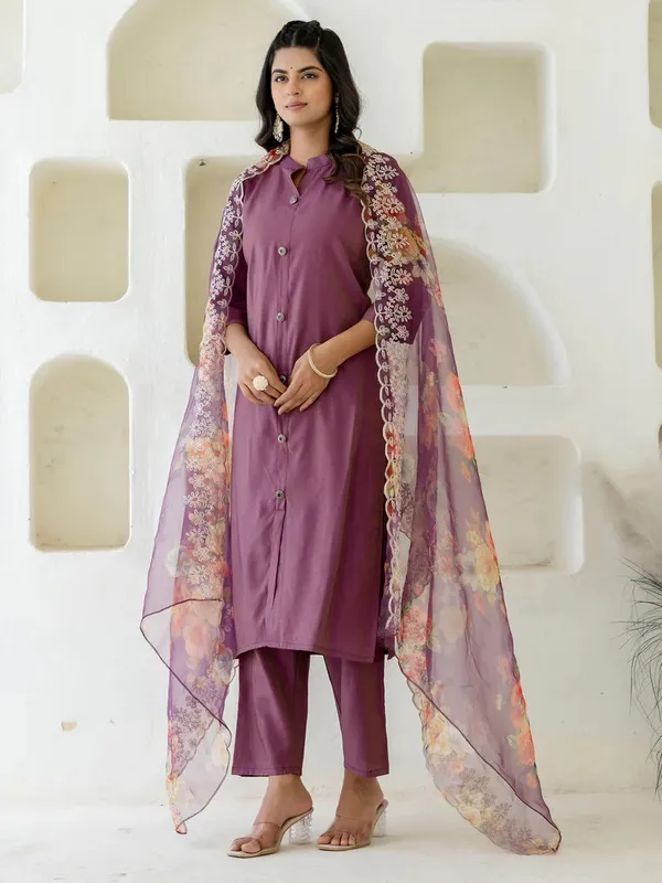 Maroon_Shimmer_Silk_Kurta_Set_with_Embroidered_Organza_Dupatta_for_Women
