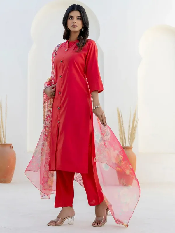 Red_Shimmer_Silk_Kurta_Set_with_Embroidered_Organza_Dupatta_for_Women