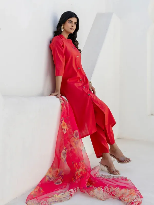 Red_Shimmer_Silk_Kurta_Set_with_Embroidered_Organza_Dupatta_for_Women