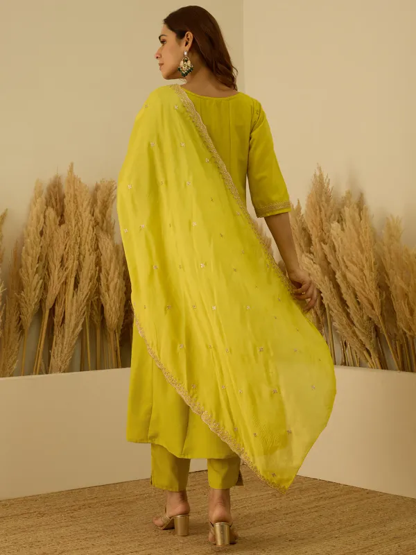 Floral_Embroidered_Viscose_Rayon_Round_Neck_Kurta_Trouser_&_Dupatta_Set