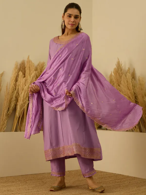 Floral_Embroidered_Viscose_Rayon_Round_Neck_Kurta_Trouser_&_Dupatta_Set