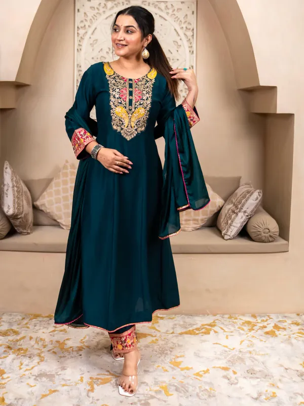 Floral_Embroidered_Viscose_Rayon_Round_Neck_Kurta_Trouser_&_Dupatta_Set