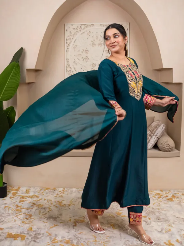 Floral_Embroidered_Viscose_Rayon_Round_Neck_Kurta_Trouser_&_Dupatta_Set