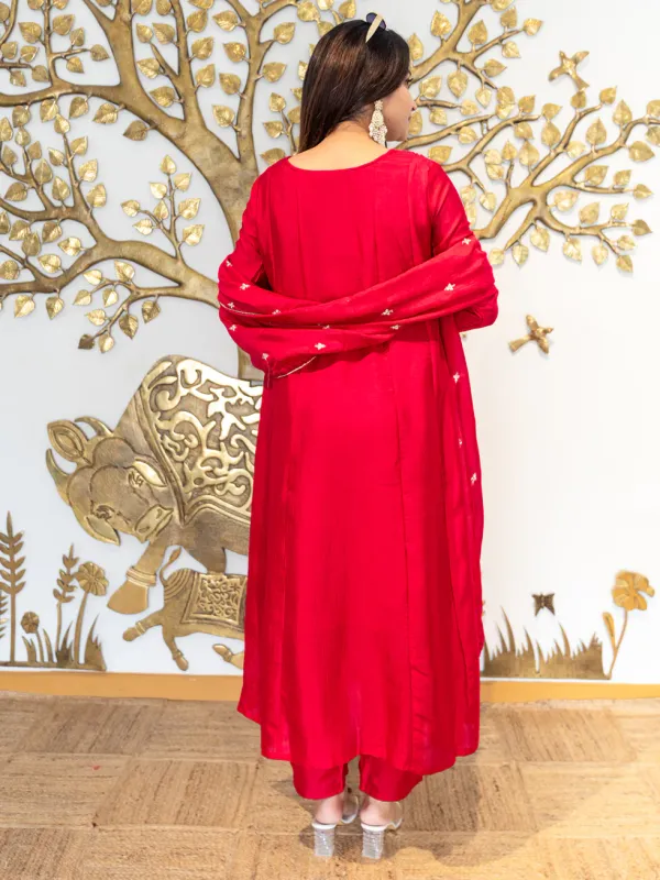 Floral_Embroidered_Silk_Blend_Round_Neck_Kurta_Trouser_&_Dupatta_Set