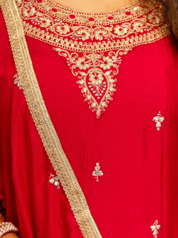 Floral_Embroidered_Silk_Blend_Round_Neck_Kurta_Trouser_&_Dupatta_Set