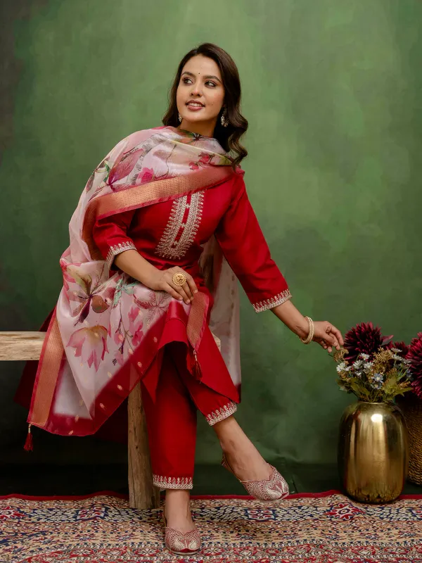 Floral_Embroidered_Pure_Cotton_Round_Neck_Kurta_Trouser_And_Dupatta_Set