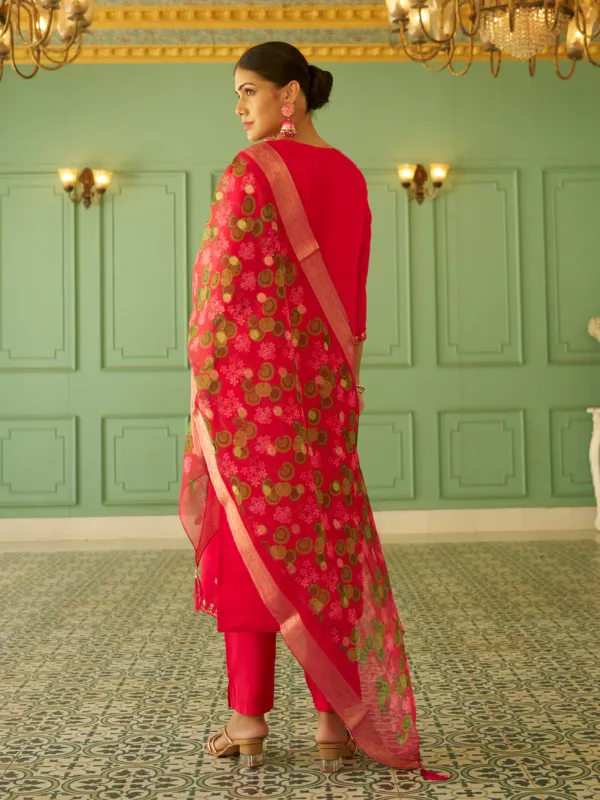 Floral_Embroidered_Silk_Blend_V_Neck_Kurta_Trouser_&_Dupatta_Set