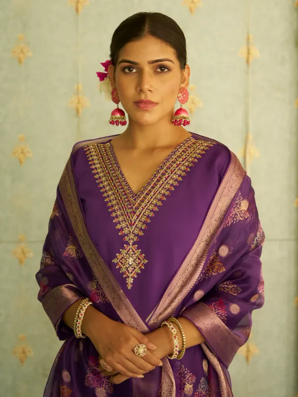 Floral_Embroidered_Silk_Blend_V_Neck_Kurta_Trouser_&_Dupatta_Set