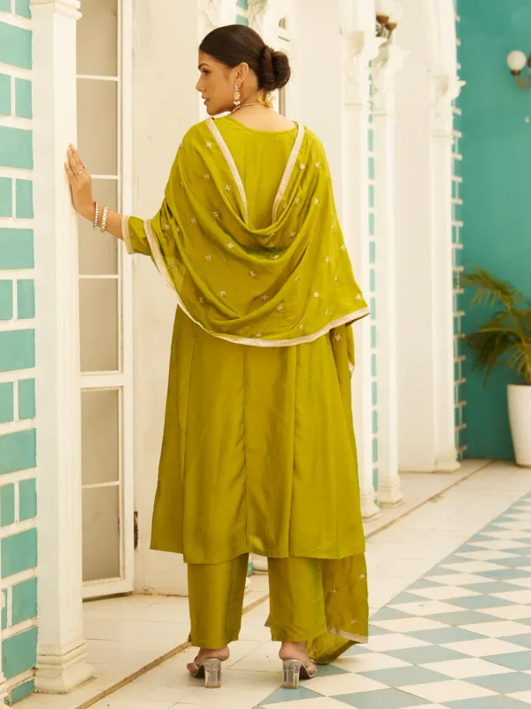 Floral_Embroidered_Silk_Blend_Round_Neck_Kurta_Trouser_&_Dupatta_Set