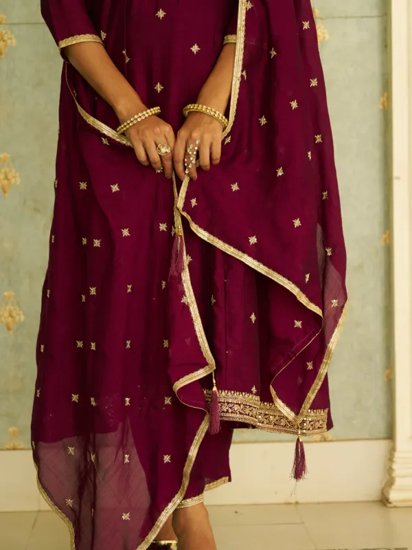 Floral_Embroidered_Silk_Blend_Round_Neck_Kurta_Trouser_&_Dupatta_Set
