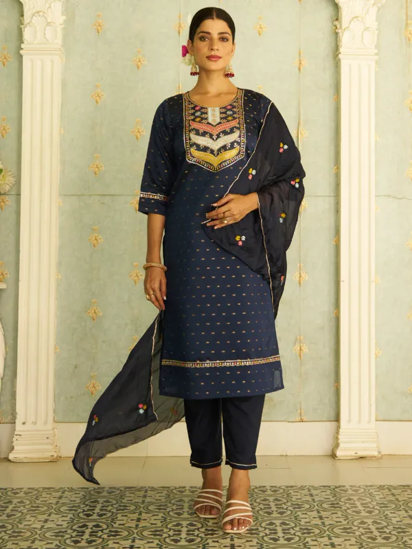 Floral_Embroidered_Chanderi_Silk_Round_Neck_Kurta_Trouser_And_Dupatta_Set