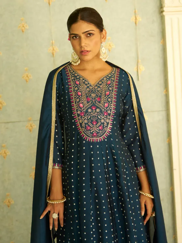 Floral_Embroidered_Silk_Blend_V_Neck_Kurta_Trouser_&_Dupatta_Set