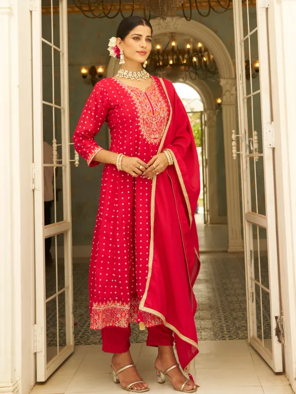Floral_Embroidered_Silk_Blend_V_Neck_Kurta_Trouser_&_Dupatta_Set