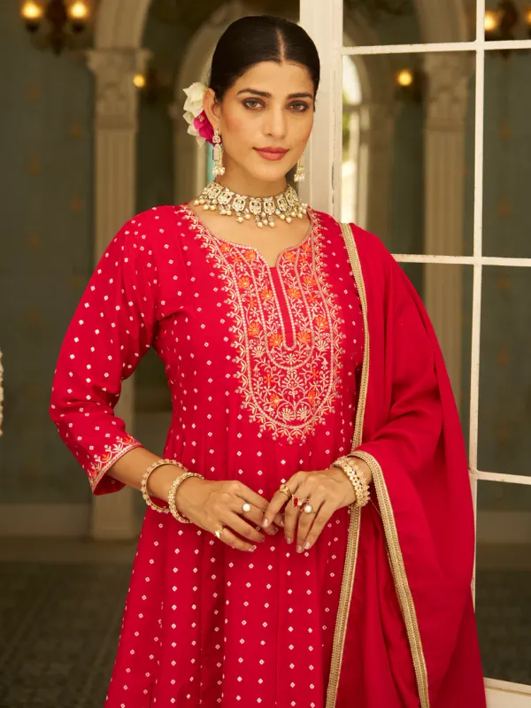 Floral_Embroidered_Silk_Blend_V_Neck_Kurta_Trouser_&_Dupatta_Set