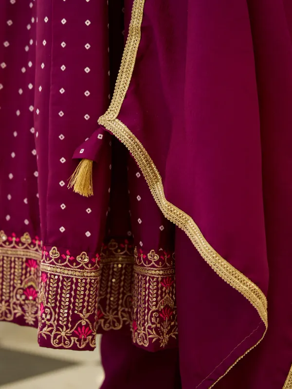 Floral_Embroidered_Silk_Blend_V_Neck_Kurta_Trouser_&_Dupatta_Set