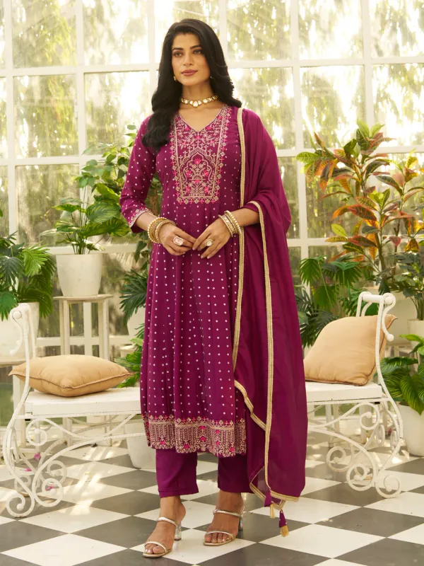 Floral_Embroidered_Silk_Blend_V_Neck_Kurta_Trouser_&_Dupatta_Set