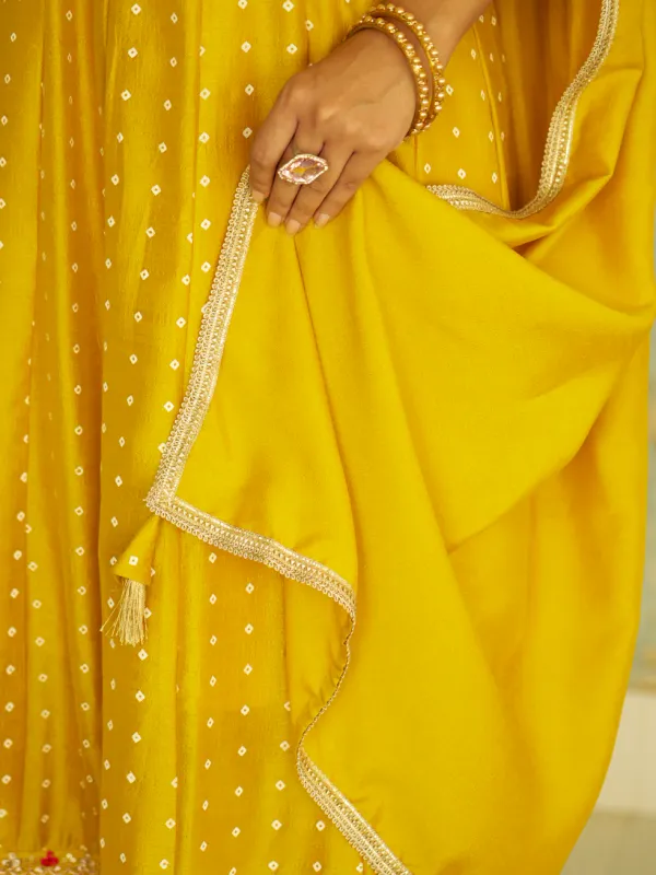 Floral_Embroidered_Silk_Blend_V_Neck_Kurta_Trouser_&_Dupatta_Set