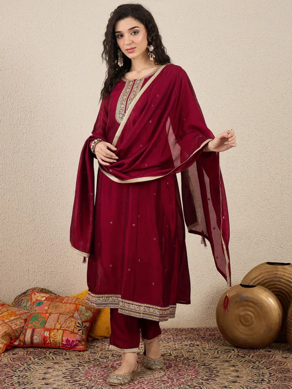 Floral_Embroidered_Silk_Blend_Round_Neck_Kurta_Trouser_&_Dupatta_Set