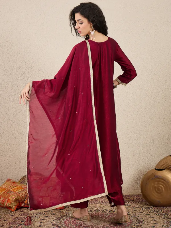 Floral_Embroidered_Silk_Blend_Round_Neck_Kurta_Trouser_&_Dupatta_Set