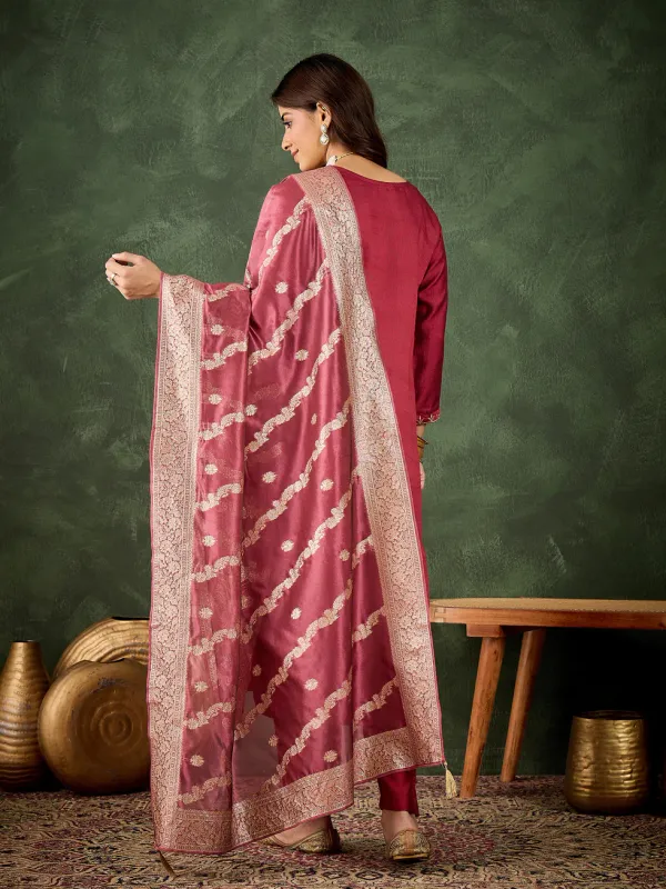 Floral_Embroidered_Viscose_Rayon_Round_Neck_Kurta_Trouser_&_Dupatta_Set