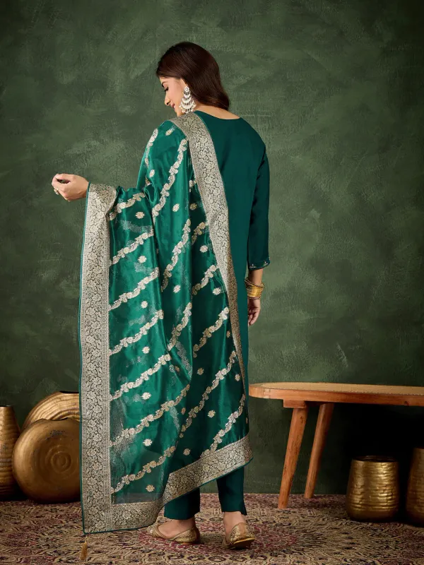 Floral_Embroidered_Viscose_Rayon_Round_Neck_Kurta_Trouser_&_Dupatta_Set