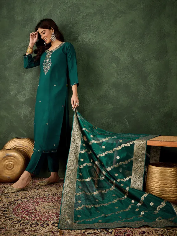 Floral_Embroidered_Viscose_Rayon_Round_Neck_Kurta_Trouser_&_Dupatta_Set
