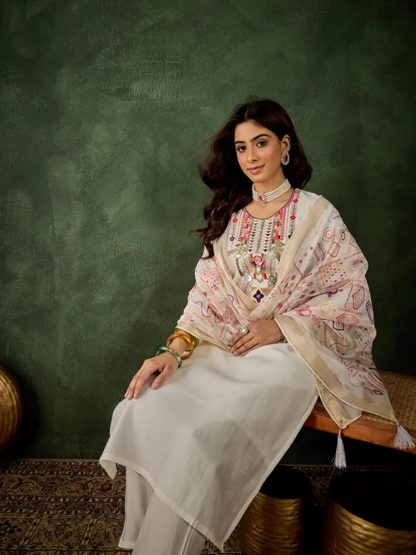 Floral_Embroidered_Silk_Round_Neck_Kurta_Trouser_And_Dupatta_Set