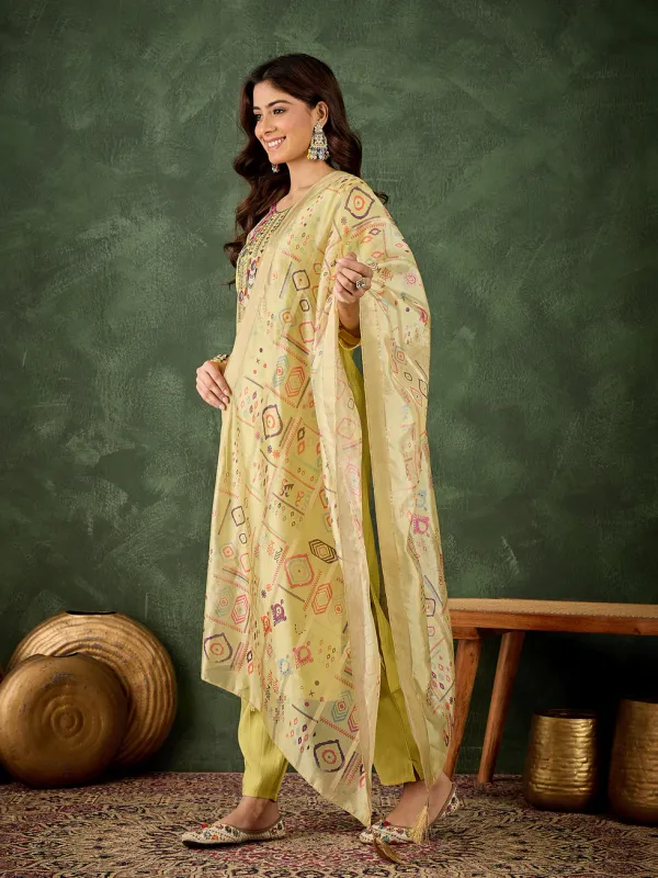 Floral_Embroidered_Silk_Round_Neck_Kurta_Trouser_And_Dupatta_Set