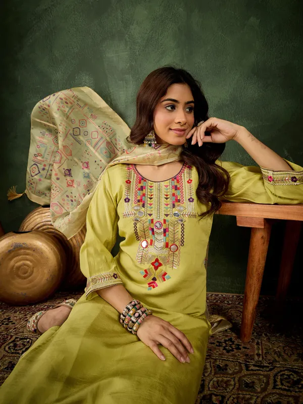 Floral_Embroidered_Silk_Round_Neck_Kurta_Trouser_And_Dupatta_Set