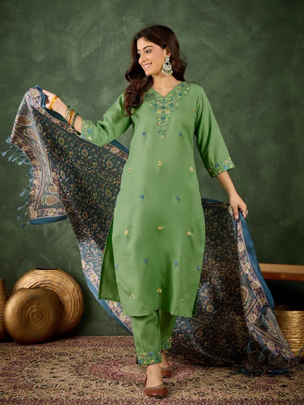 Floral_Embroidered_Cotton_Blend_V_Neck_Kurta_Trouser_&_Dupatta_Set