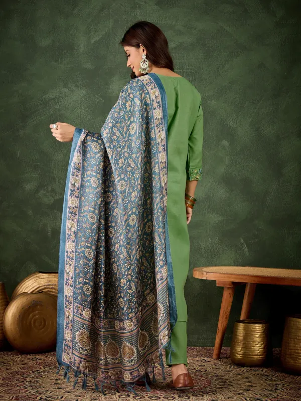 Floral_Embroidered_Cotton_Blend_V_Neck_Kurta_Trouser_&_Dupatta_Set