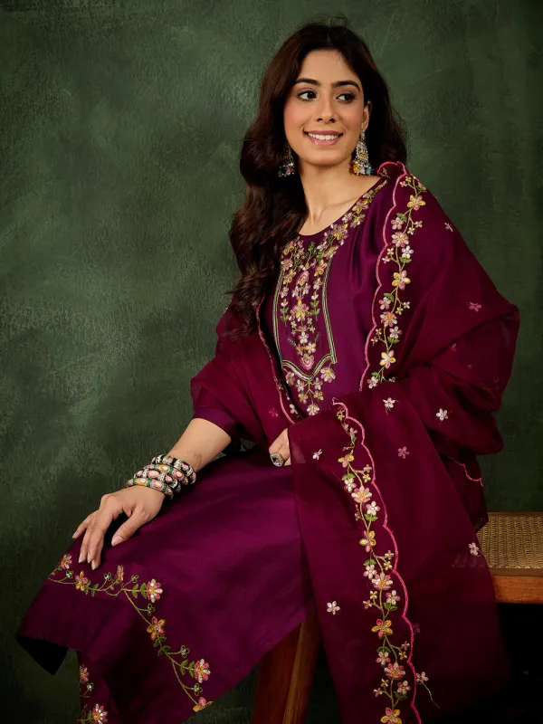 Floral_Embroidered_Silk_Blend_Round_Neck_Kurta_Trouser_&_Dupatta_Set